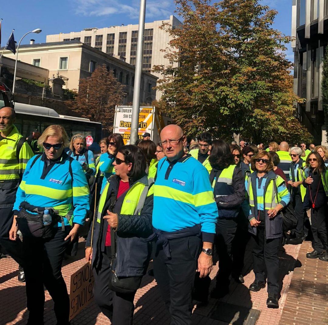 Trabajadores del SER este lunes a las puertas de la Delegación de gobierno 