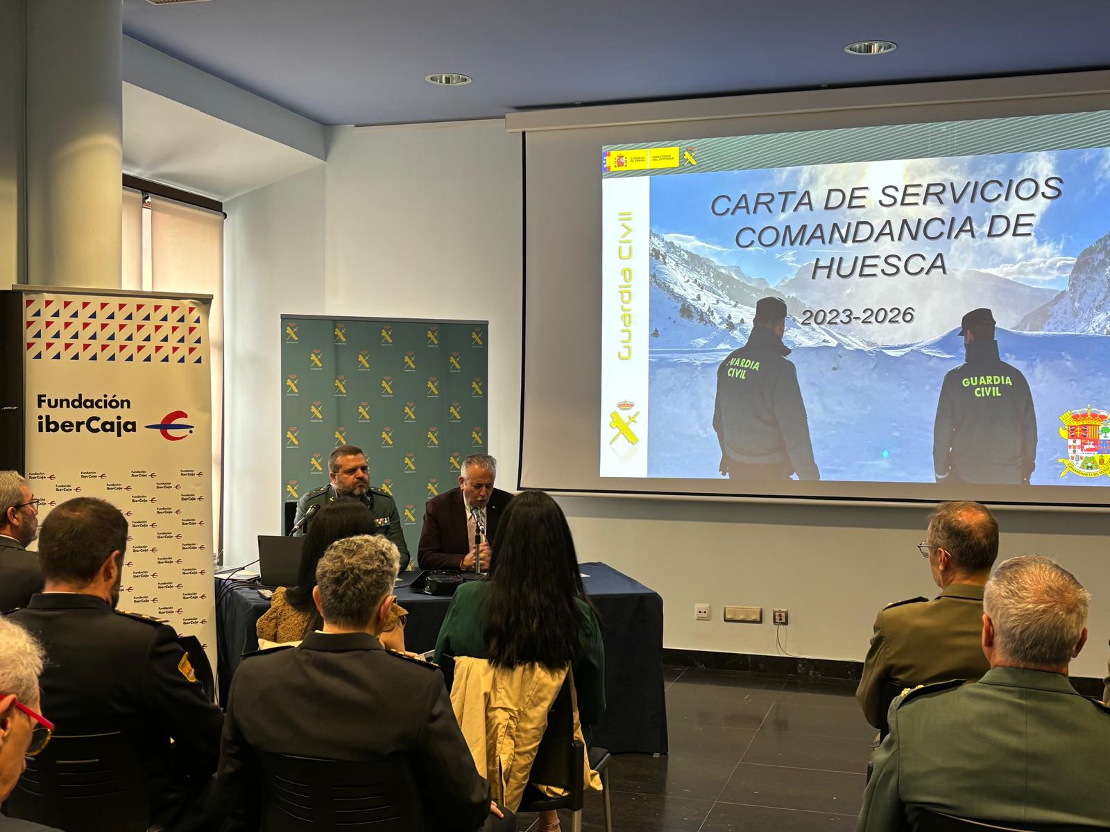 Momento de la presentación de la Carta de Servicios de la Comandancia de la Guardia Civil de Huesca