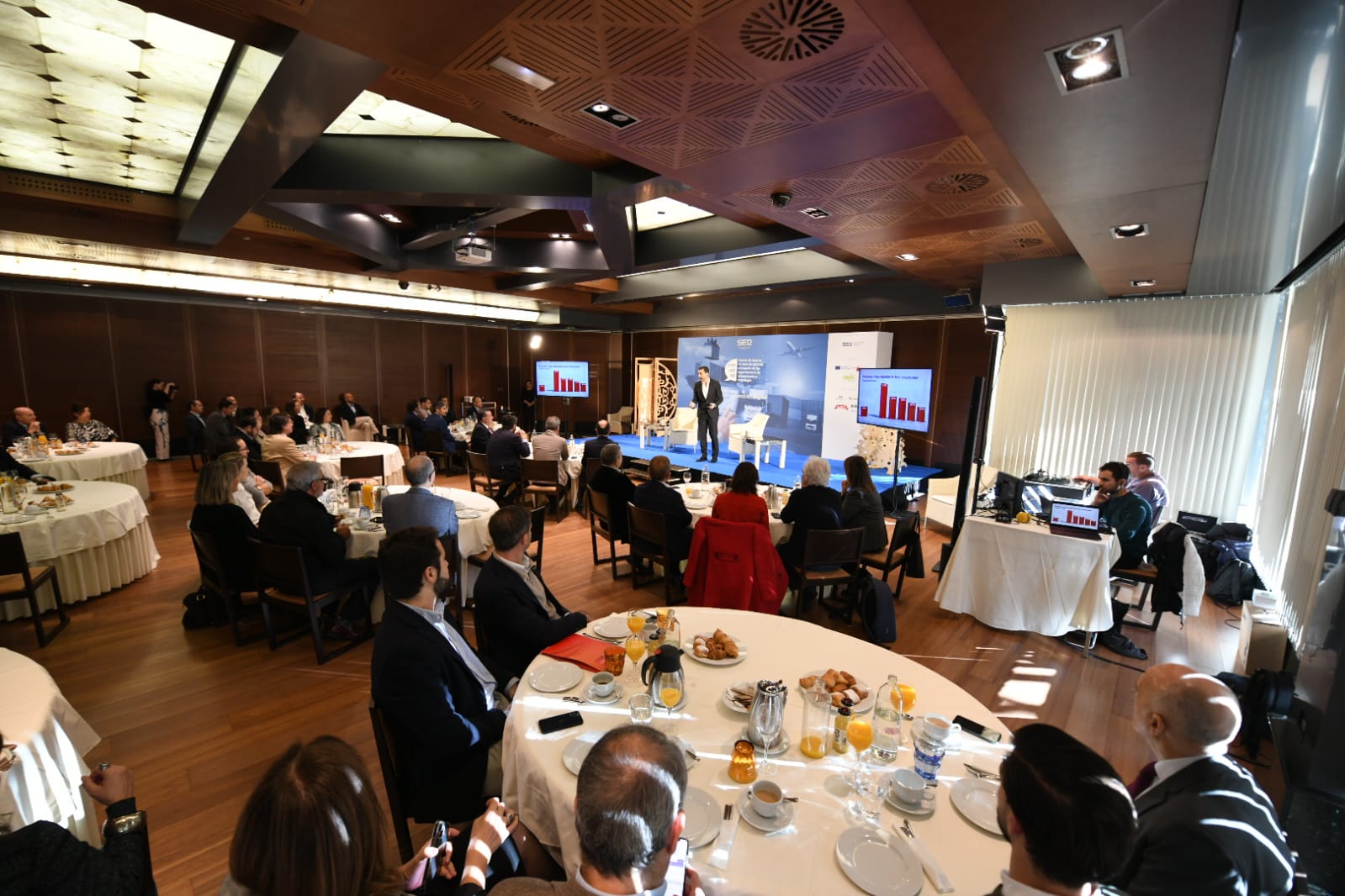 Imágenes del Foro Conversa organizado por Radio Murcia Cadena SER y el Instituto de Fomento de la Región de Murcia