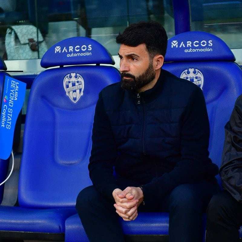 Fernández Romo en el banquillo del Ciutat de Valencia