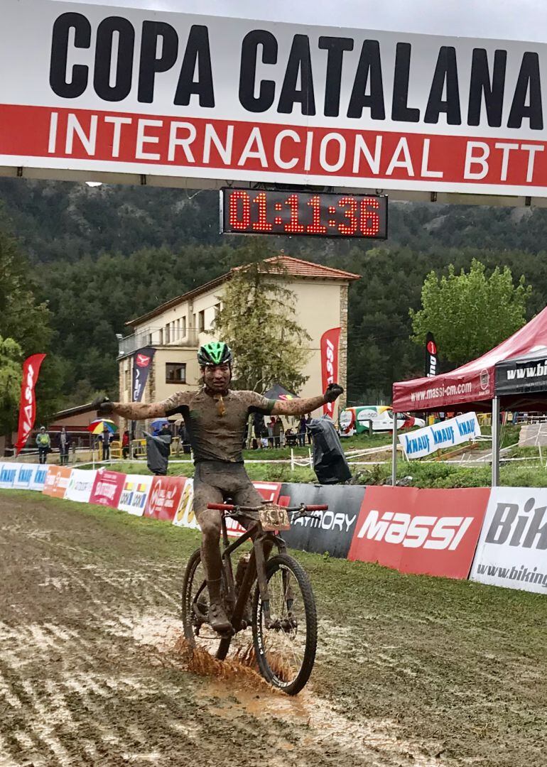 El corredor del Club Ciclista de Maceda,Carlos Canal, se alzaba con la victoria de la Copa Catalana Internacional. Carlos Canal, sigue líder de esta Copa.