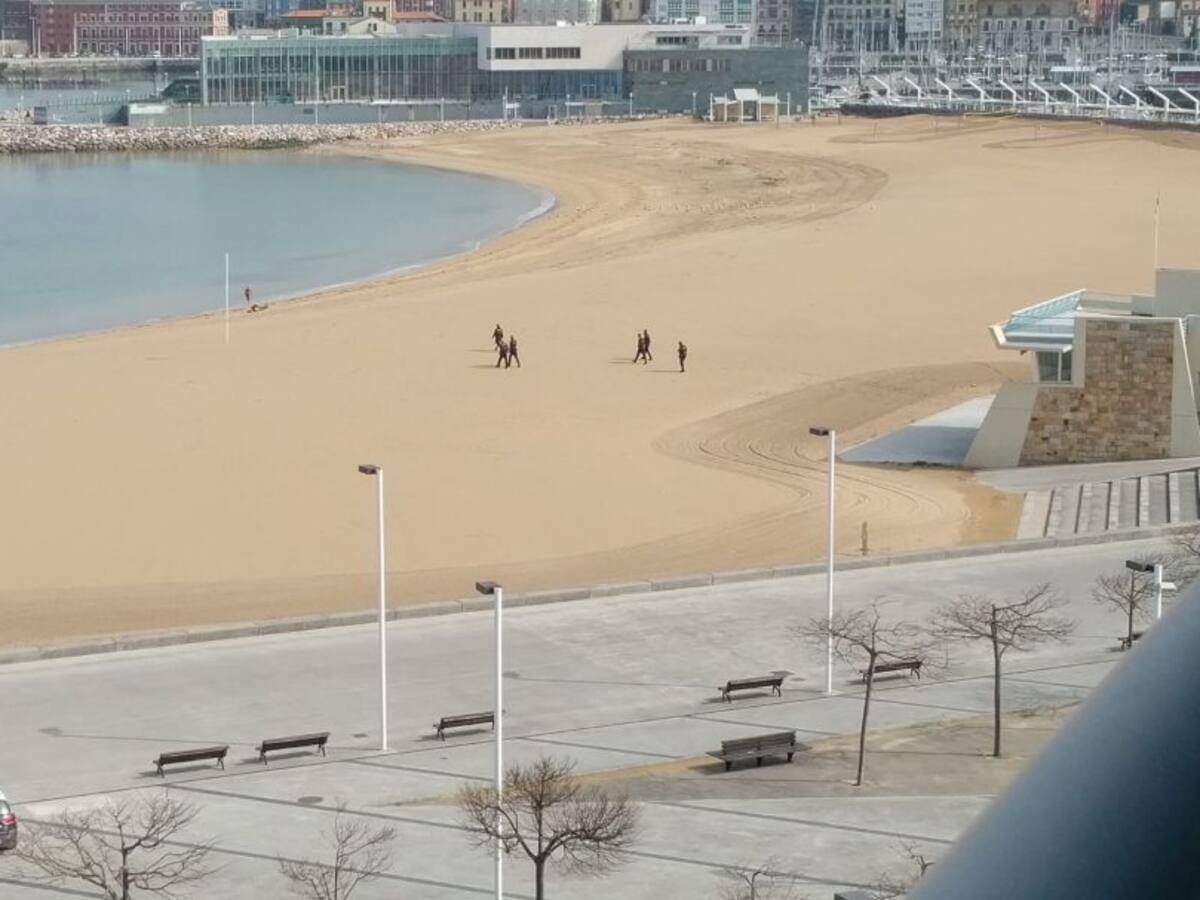 La Policía interviene por tercera vez a un gijonés que acude cada día a correr por Poniente