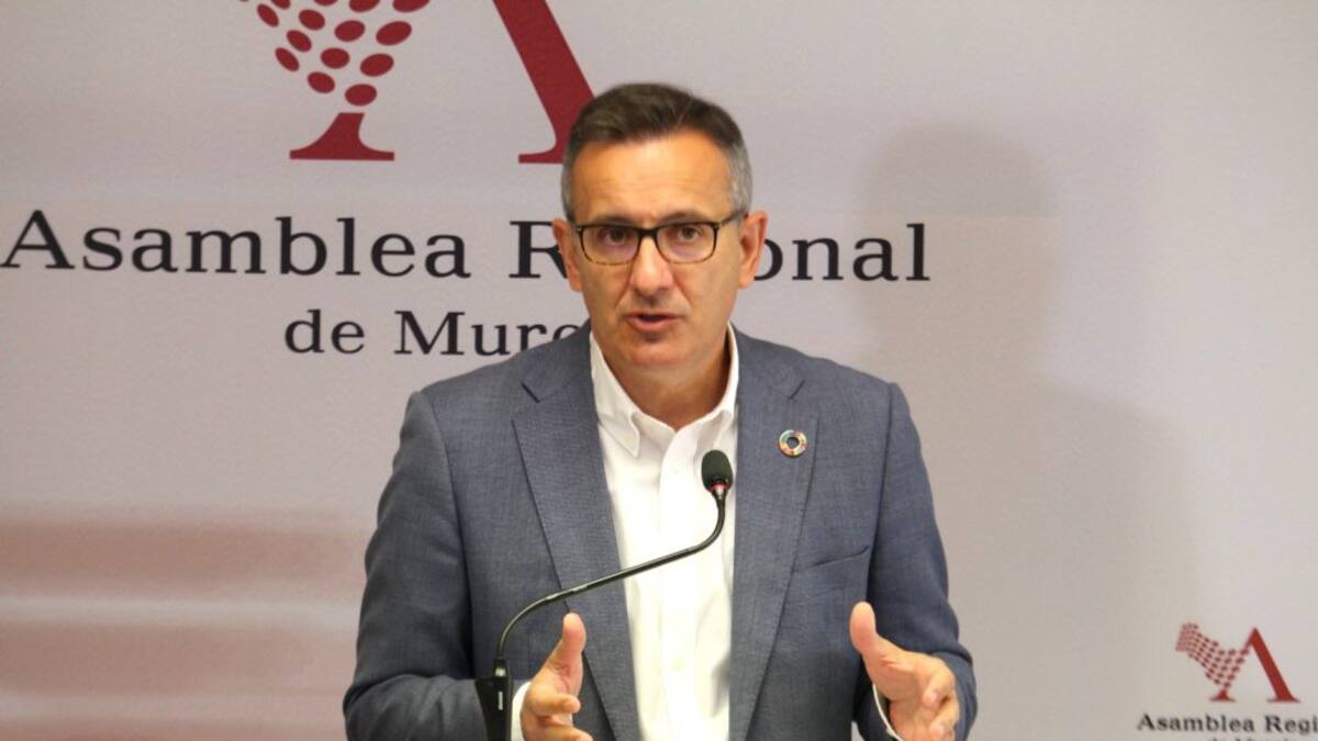 Diego Conesa anuncia su marcha de la Asamblea Regional