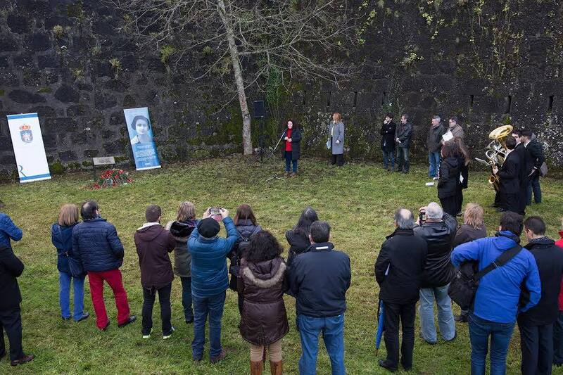 Imagen del homenaje a Amada García en el castillo de San Felipe en 2017 (foto: Concello de Ferrol)