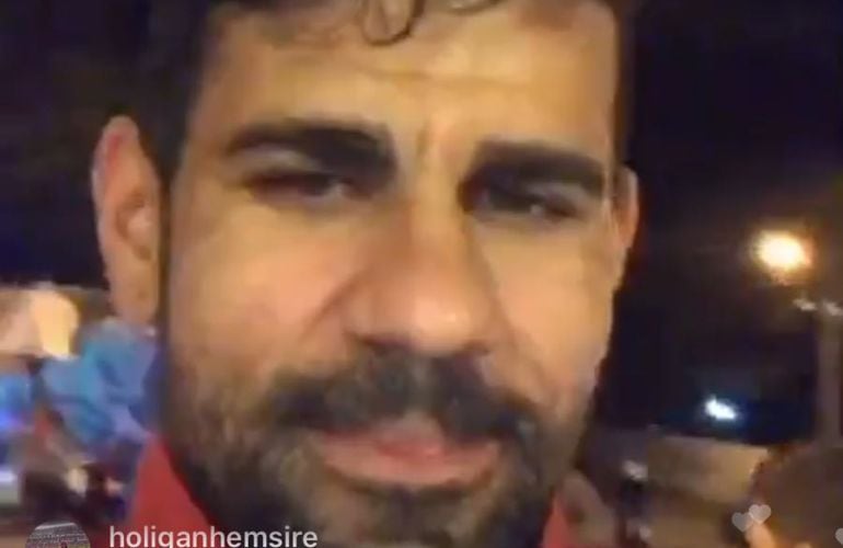 Diego Costa, durante el directo de instagram en el que se puso la camiseta del Atlético de Madrid