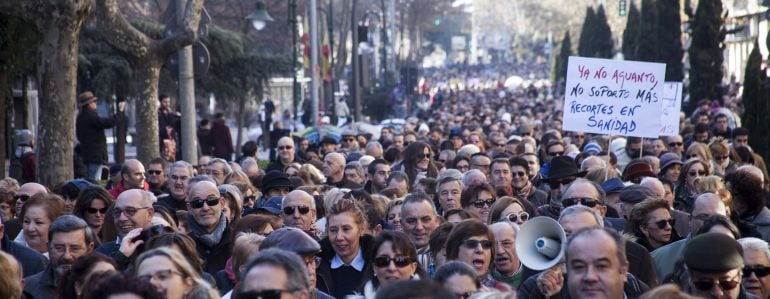 &#039;Marea blanca&#039; por las calles de Salamanca en defensa de la Sanidad Pública en enero de 2017