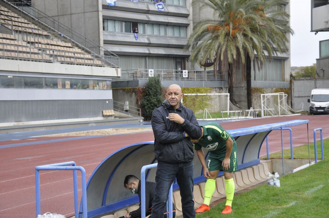 Paco Peña, entrenador del CD Rota en Chapín 