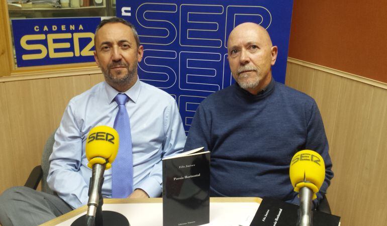 Chema Contreras (I), director de Rincón Literario, y el poeta Félix Jiménez López 