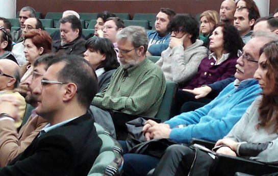 Profesores de distintas Facultades y Centros que han asistido a la presentación de la candidatura de Francisco Quiles en el Aula Magna de la Biblioteca General