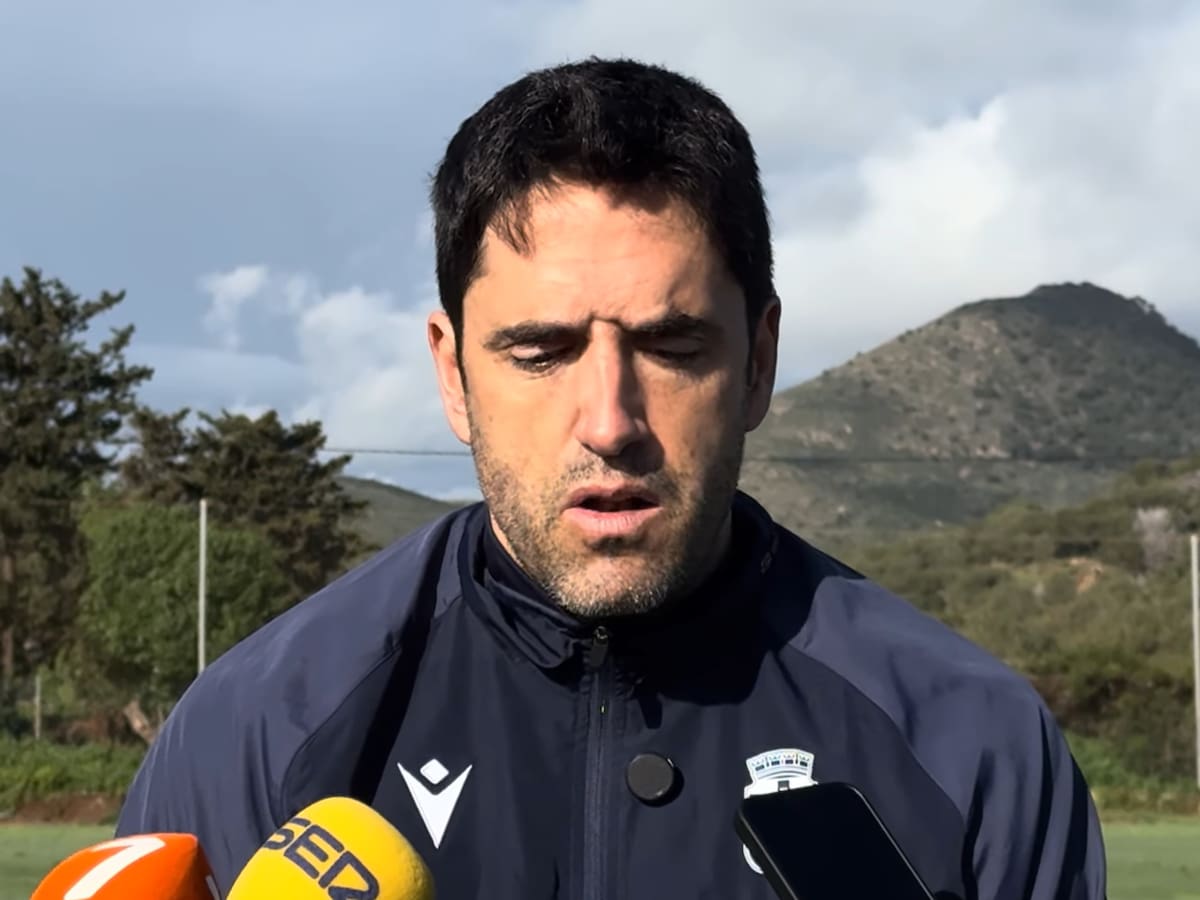 Íñigo Vélez confirma la vuelta de Benito Ramírez y lanza balones fuera con el fichaje de Aridane, aunque ya está cerrado