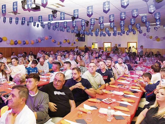 El acto, cargado de momentos entrañables, sirvió para rendir homenaje a los socios de la Peña.
