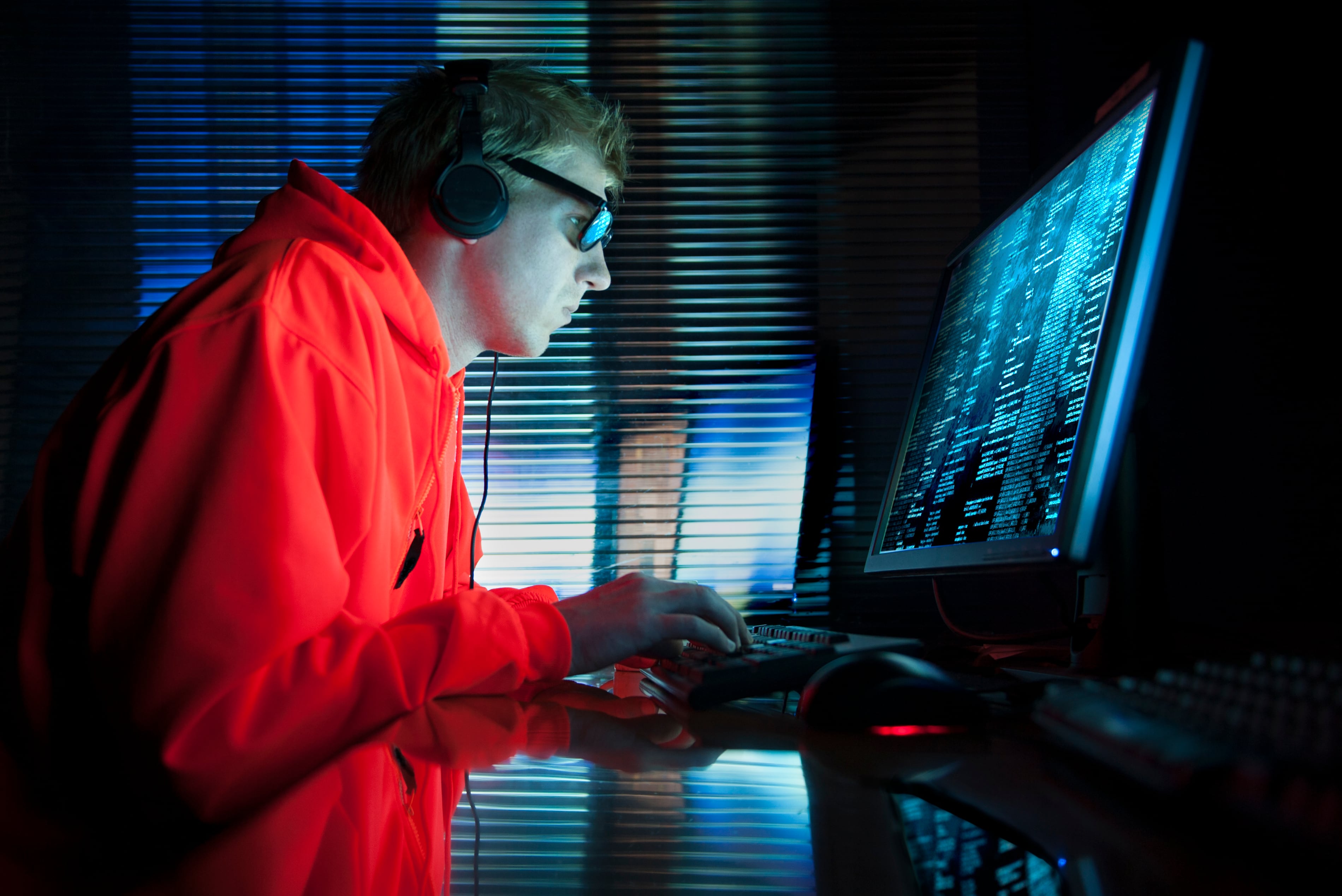 Muchos jóvenes están cada vez más tentados por ofertas de empleo en la red oscura.