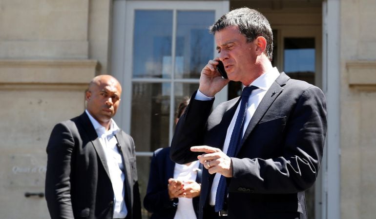 El primer ministro francés, Manuel Valls, en una imagen tomada a las afueras del Ministerio de Exteriores en París.