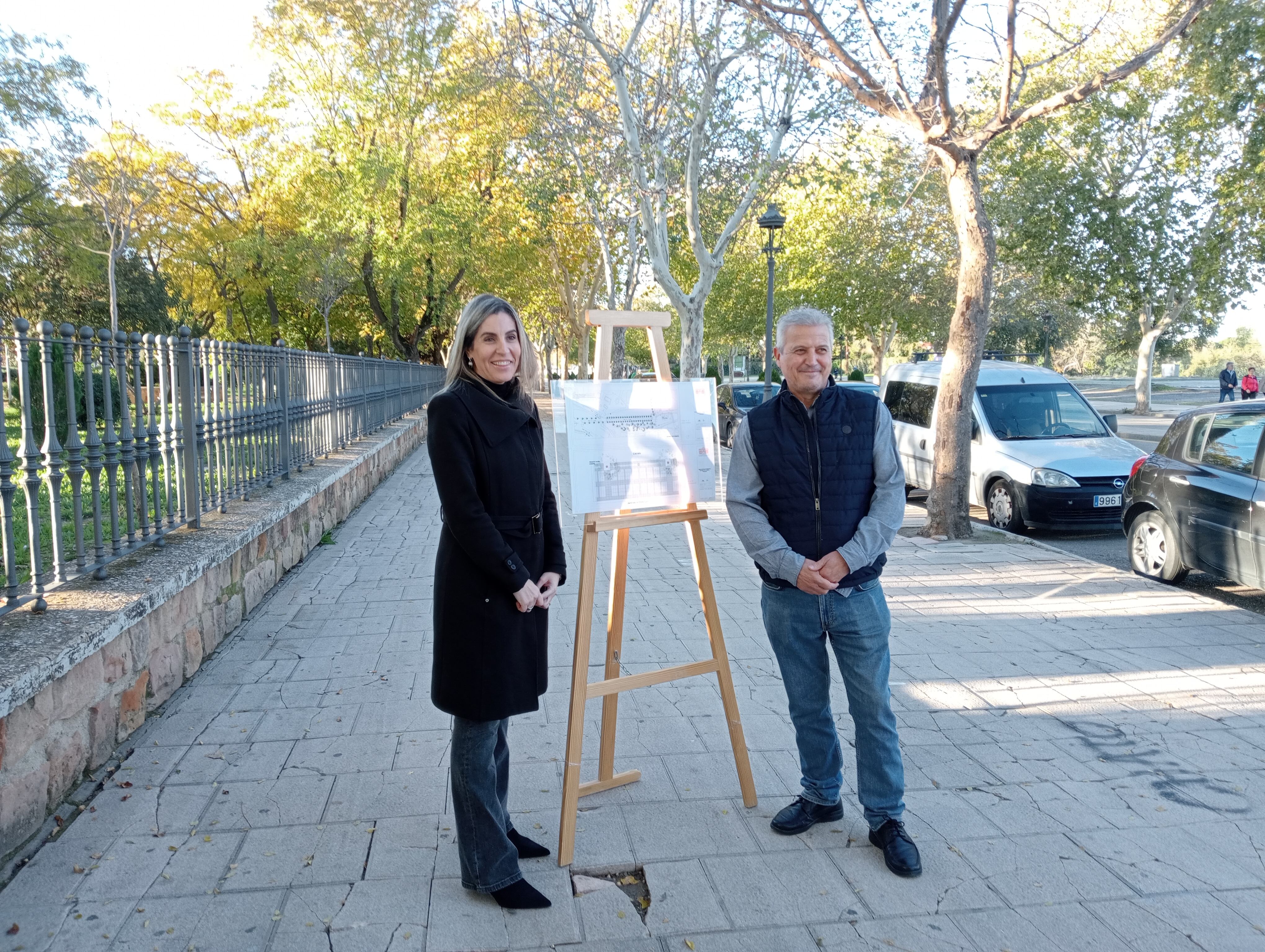 Mariola Aranda y Antonio Garrido presentan la actuación prevista para la mejora del Paseo de la Ermita