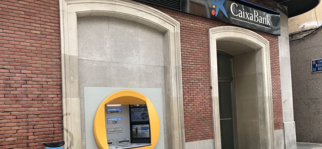 Oficina de Caixabank en el centro de Jaén.