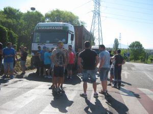 Un grupo de mineros a las puertas de Compostilla