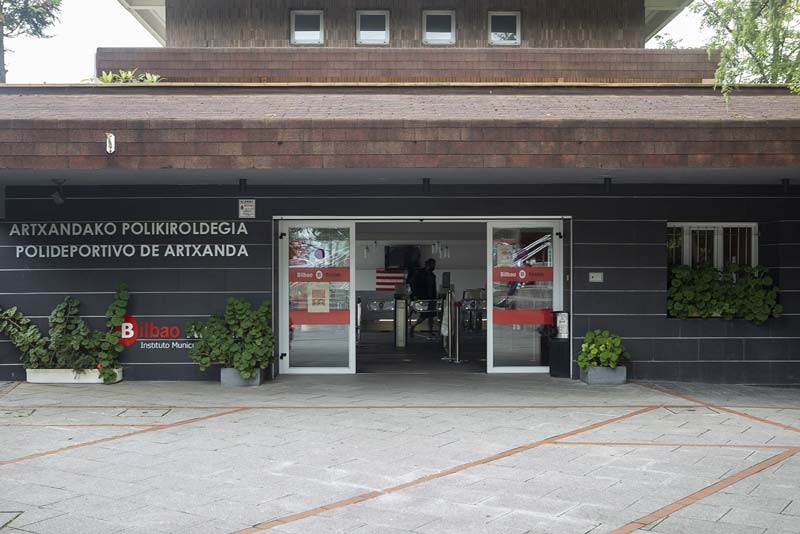 Acceso al polideportivo de Artxanda