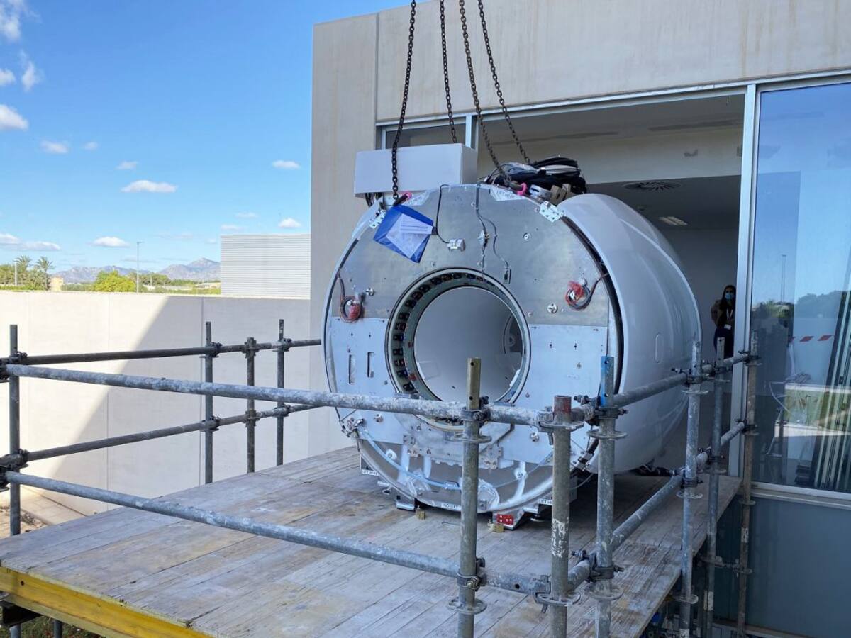 El Hospital Vinalopó incorpora una nueva resonancia apta para pacientes con claustrofobia