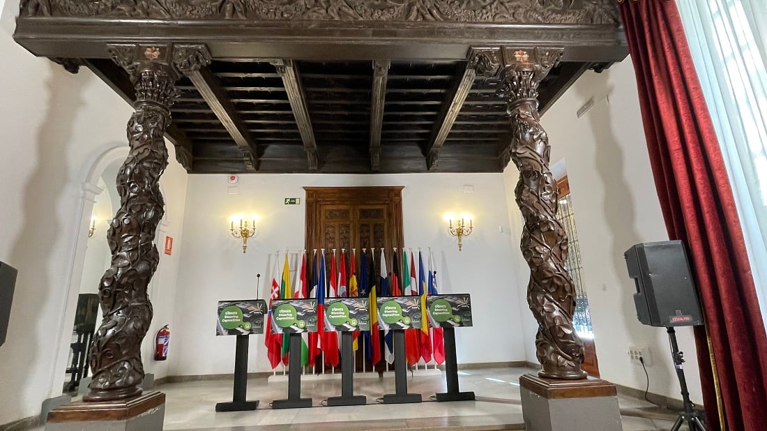 Sala para rueda de prensa de la cumbre internacional del IFMIF-DONES en Granada