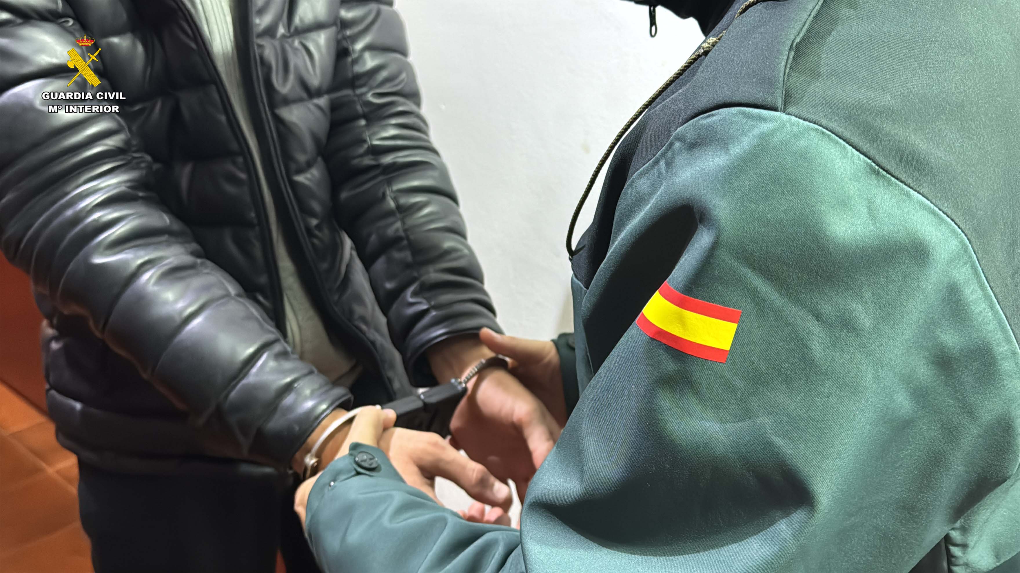 Detenido un kamikaze en la AP-68 que condujo 52 kilómetros en sentido contrario