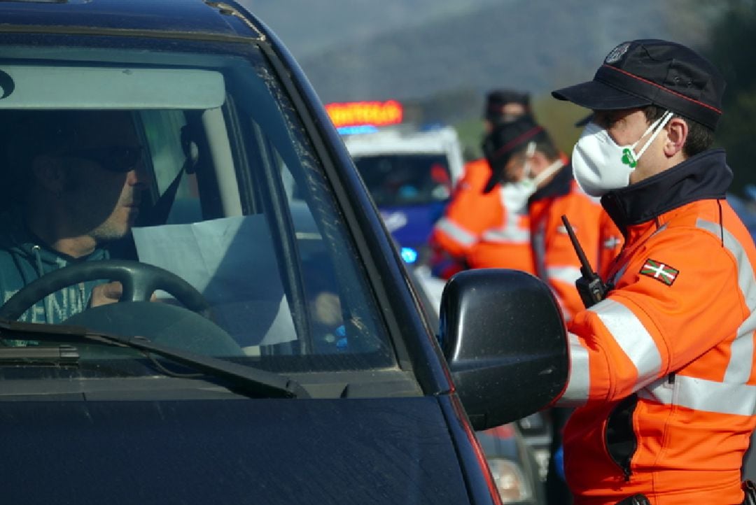 Ertzaintza y Policías Locales registran durante el fin de semana 1.190 denuncias