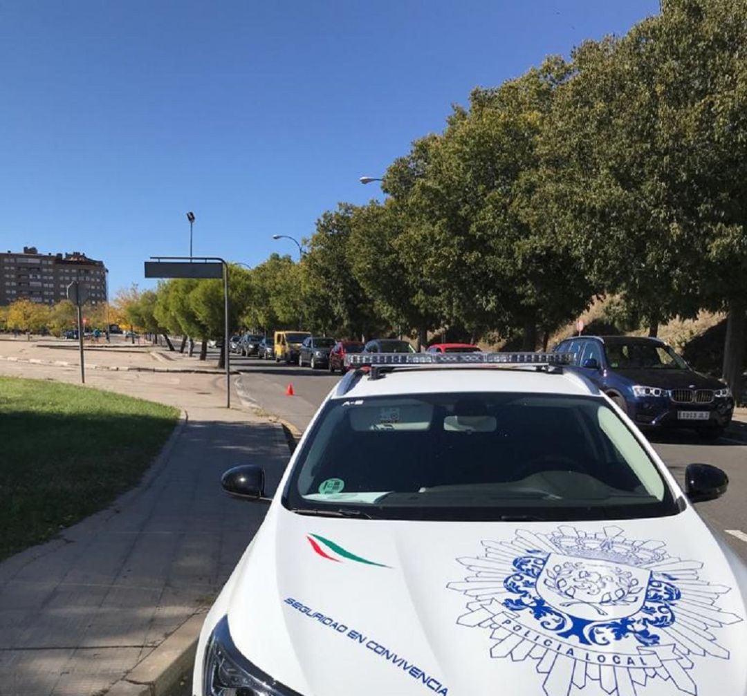 Control policial en la zona de Valleaguado en Coslada.