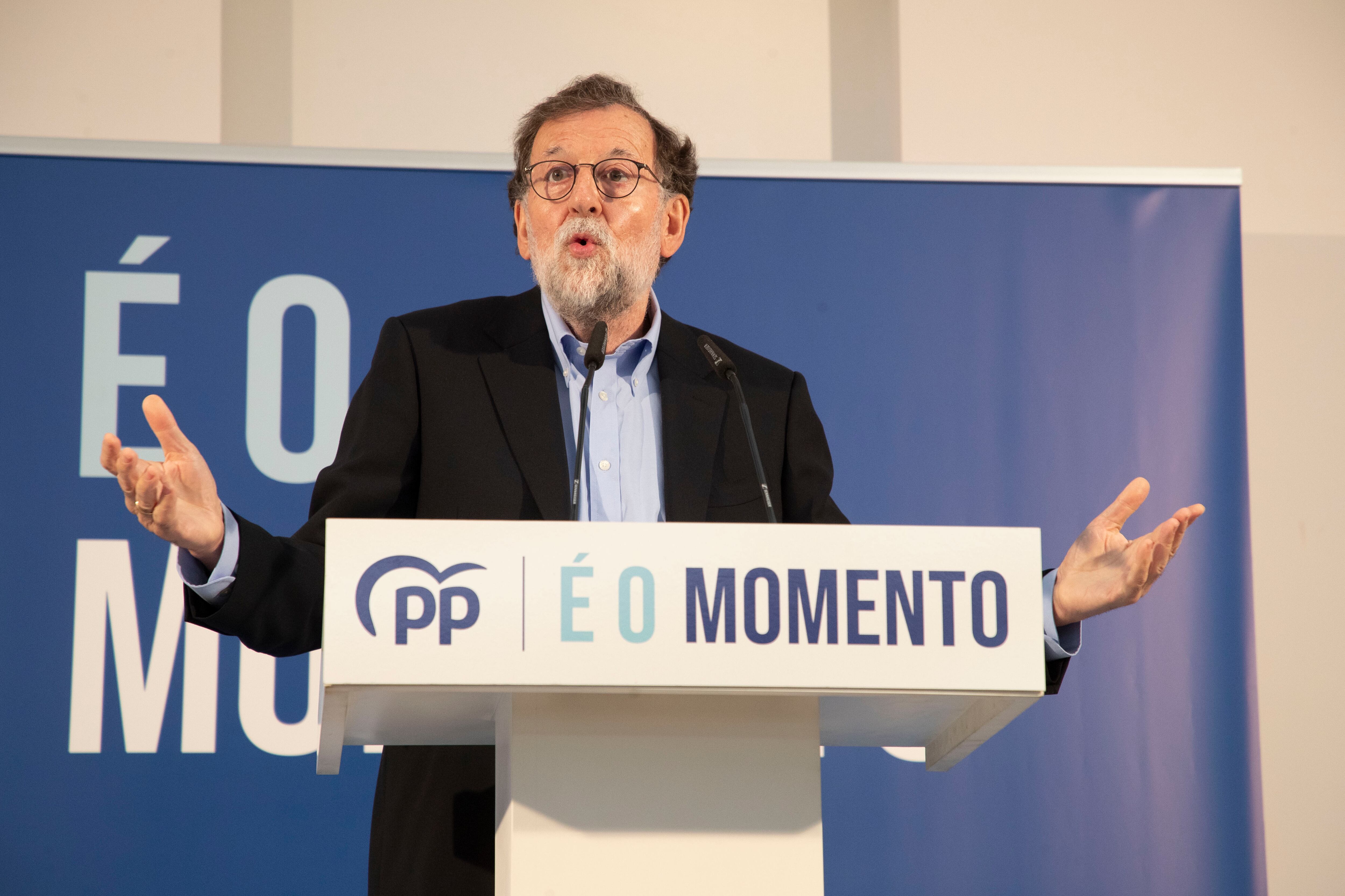 LUGO, 20/07/2023.-El expresidente del Gobierno Mariano Rajoy participa este jueves, en un acto electoral en Lugo con militantes y simpatizantes del PP. EFE/ Eliseo Trigo
