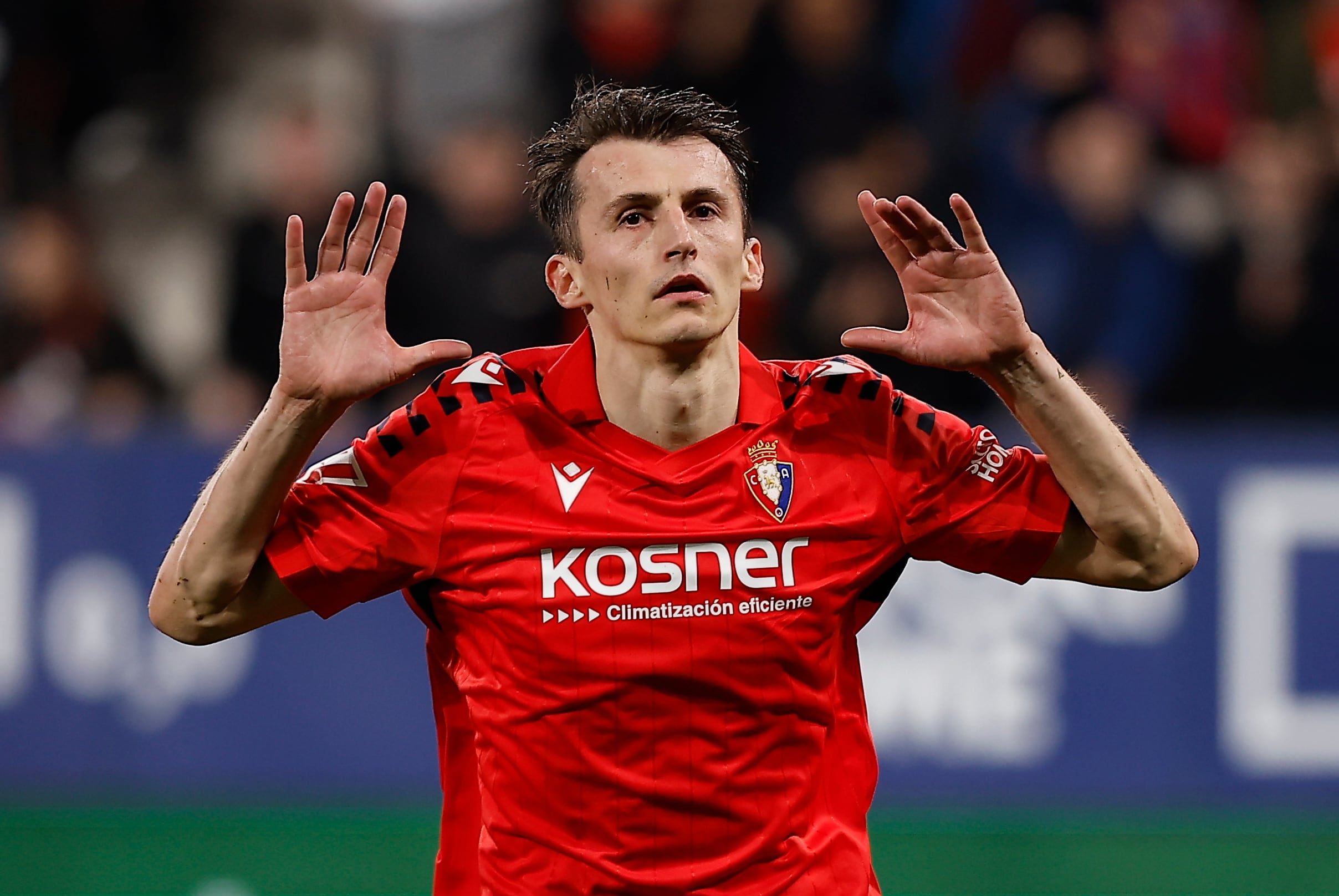 El delantero croata de Osasuna Ante Budimir celebrando uno de sus goles en el Sadar 