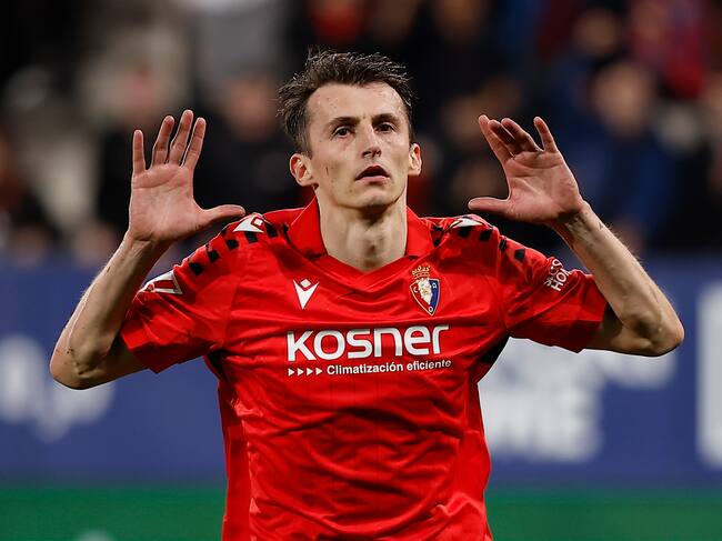 El delantero croata de Osasuna Ante Budimir celebrando uno de sus goles en el Sadar