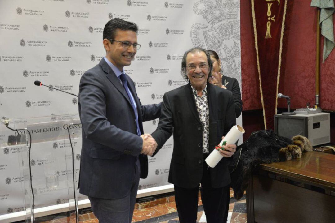 Pepe Habichuela recibe una distinción del Ayuntamiento de Granada (Foto de archivo)
