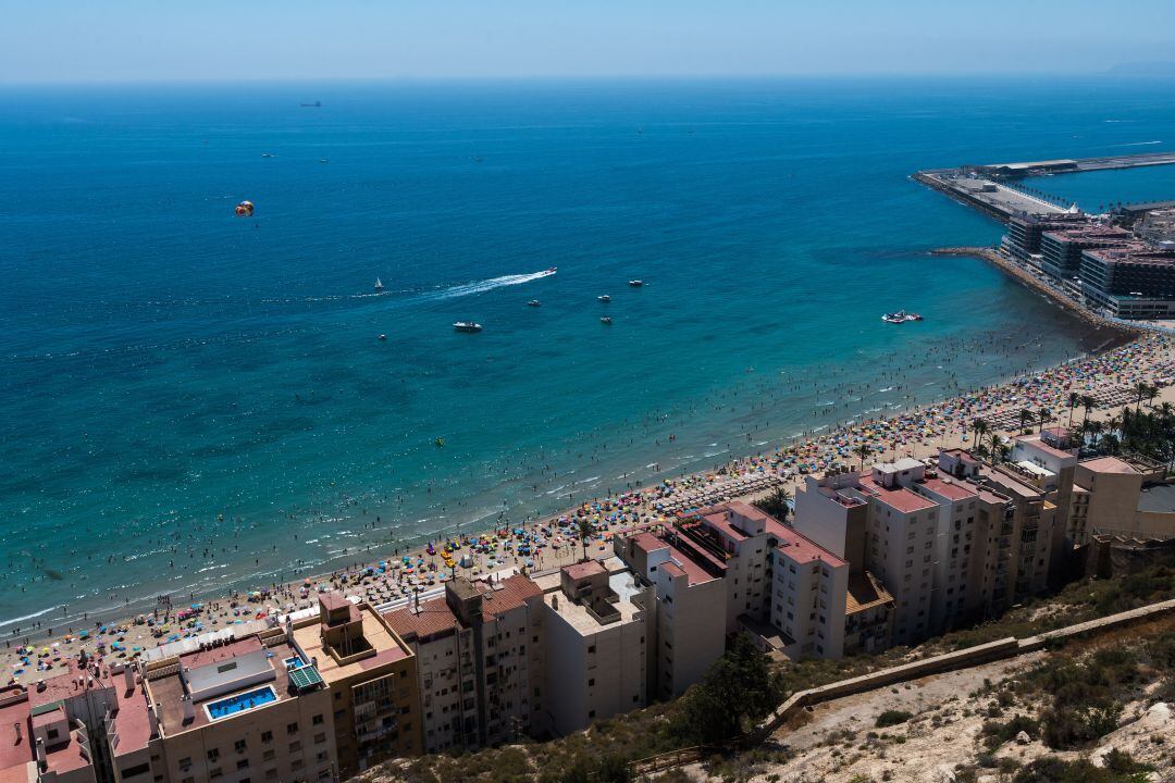 Imagen de archivo de una playa española