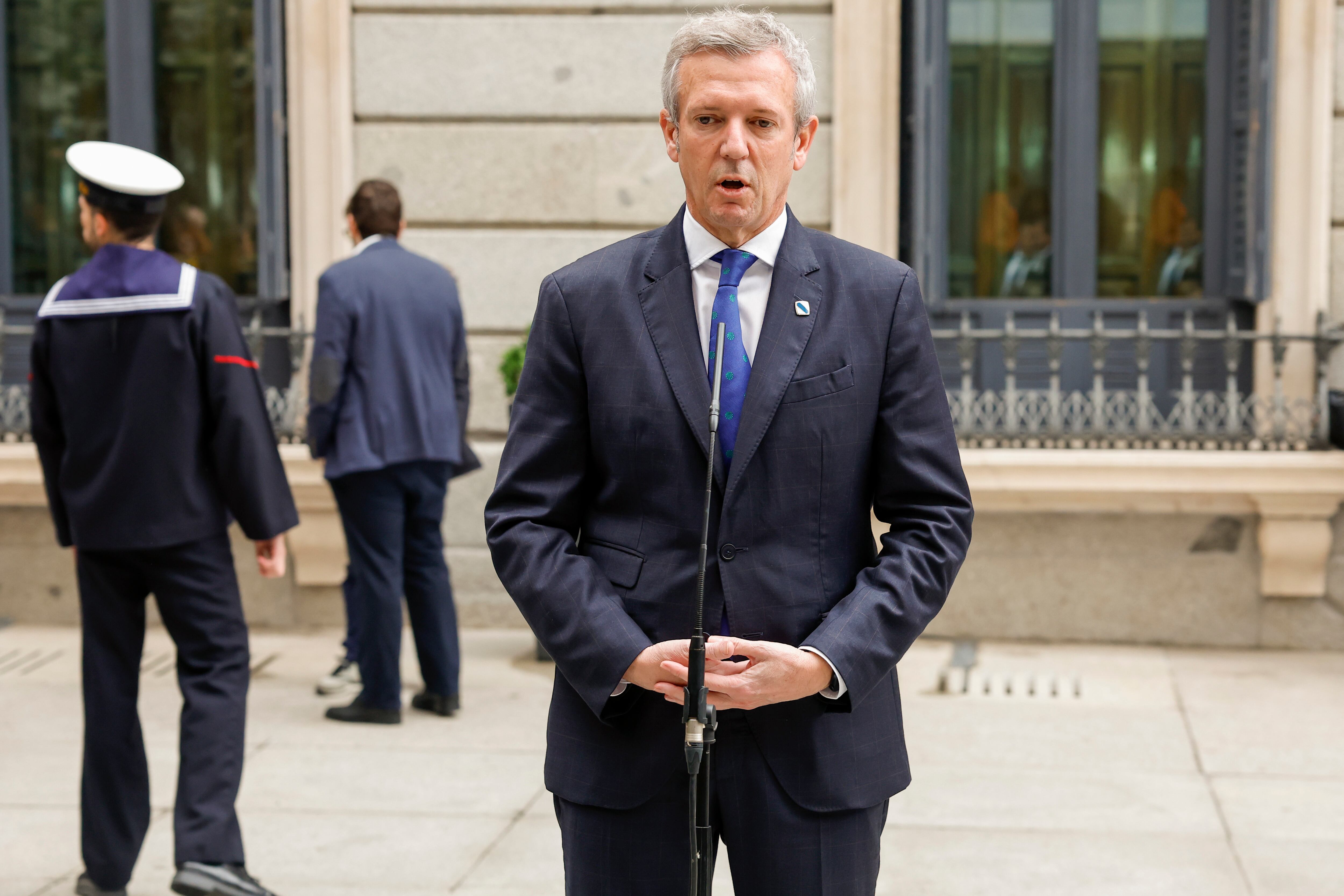 El presidente de la Xunta, Alfonso Rueda tras asistir a los actos de conmemoración del aniversario de la Constitución este martes en Madrid. EFE/Chema Moya