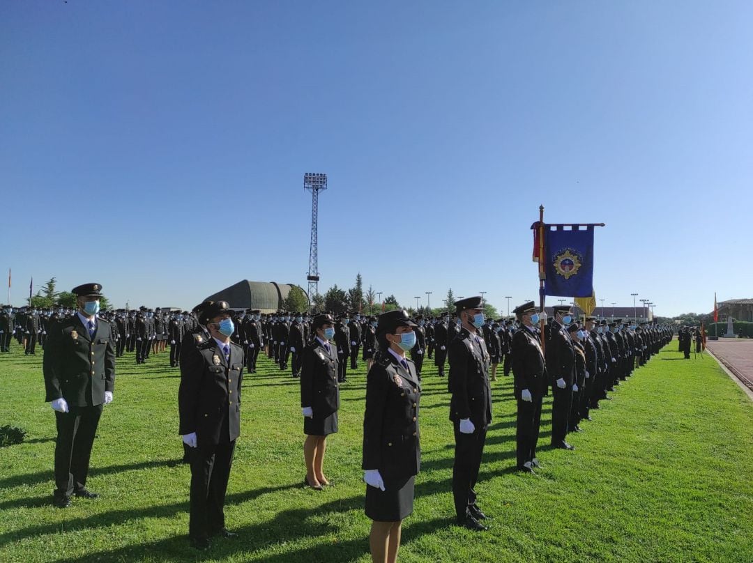 La XXXV Promoción a la Escala Básica de la Policía Nacional - formada por 2.875 policías- han jurado hoy su cargo