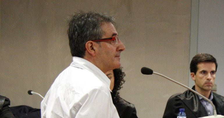 L'exconseller Jordi Ausàs, declarant a l'Audiència de Lleida, el 20 de maig de 2014, amb el seu advocat al fons.