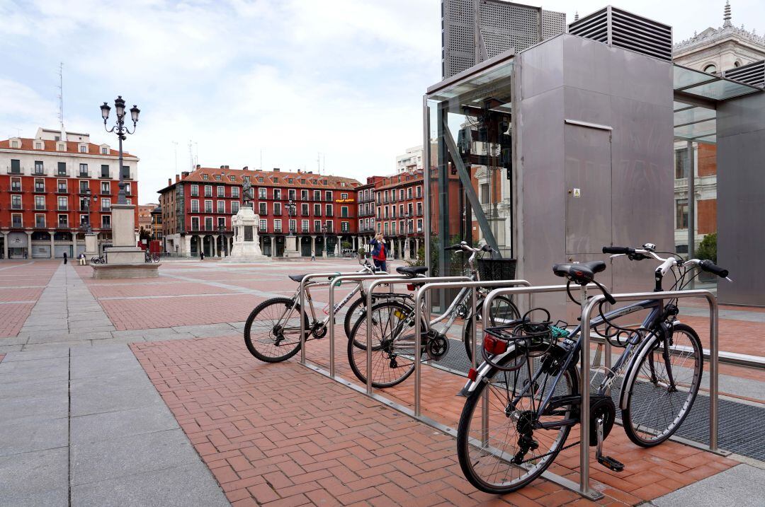 Bicicletas aparcadas en la Plaza Mayor