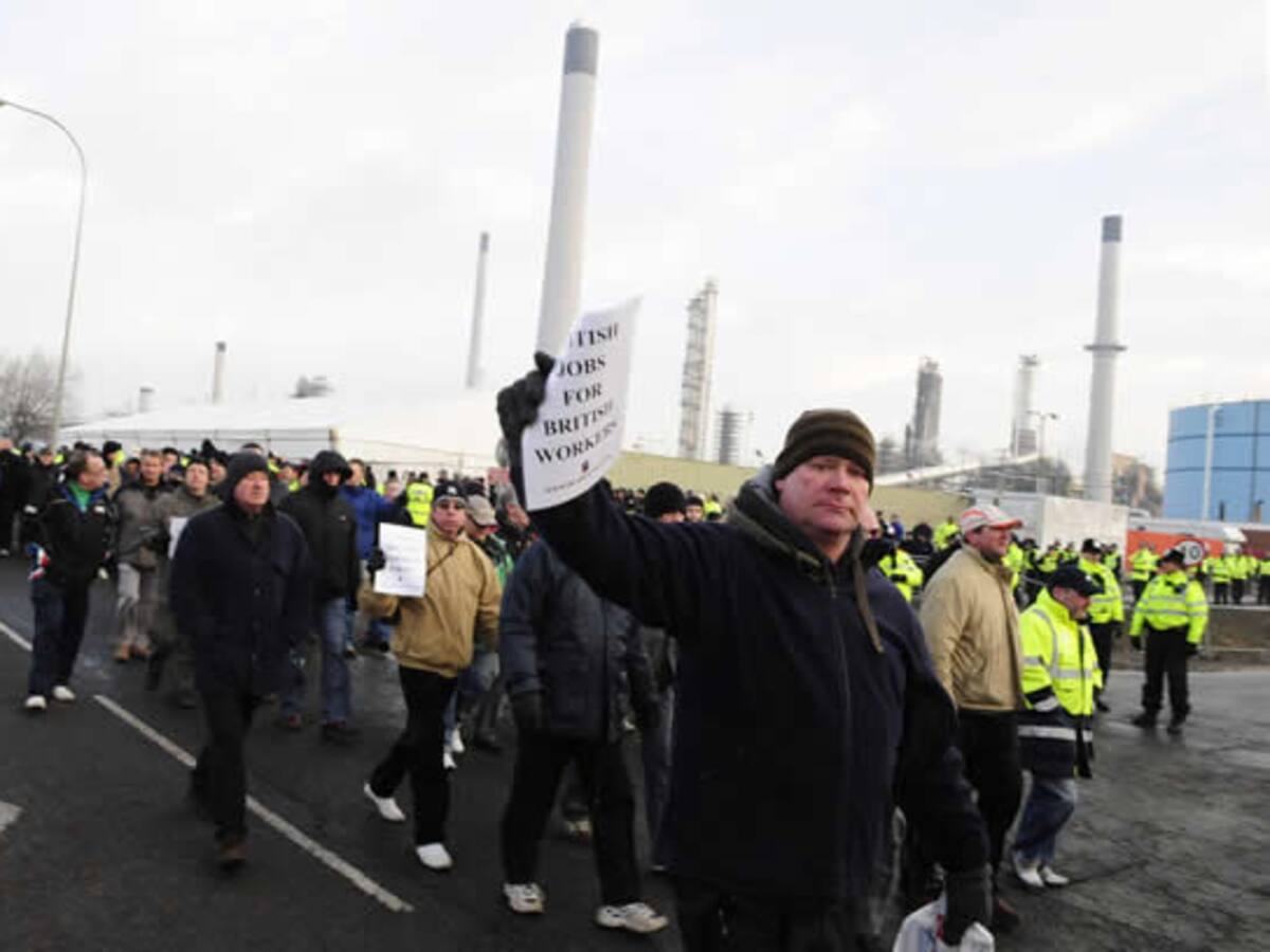 Los trabajadores británicos protestan por la contratación de extranjeros