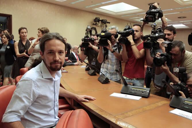 Pablo Iglesias, cabeza de lista y eurodiputado de Podemos, durante el acto de acatamiento de la Constitución