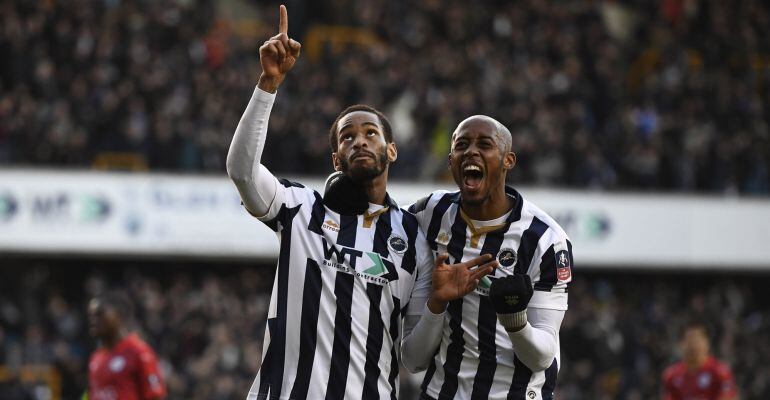 Los jugadores del Millwall celebran el gol de la clasificación