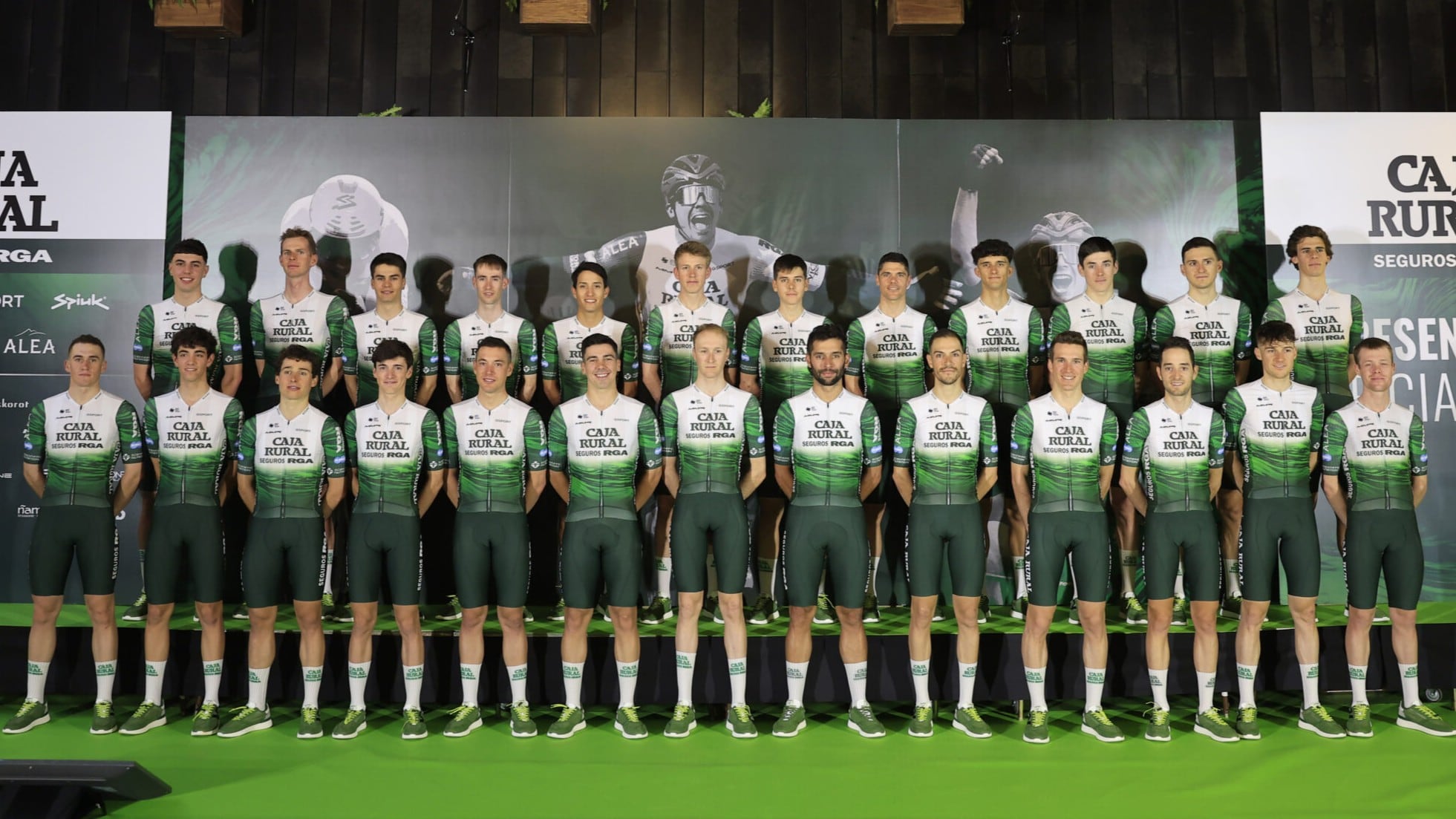 Presentación de la plantilla del Caja Rural Team para la temporada 2026