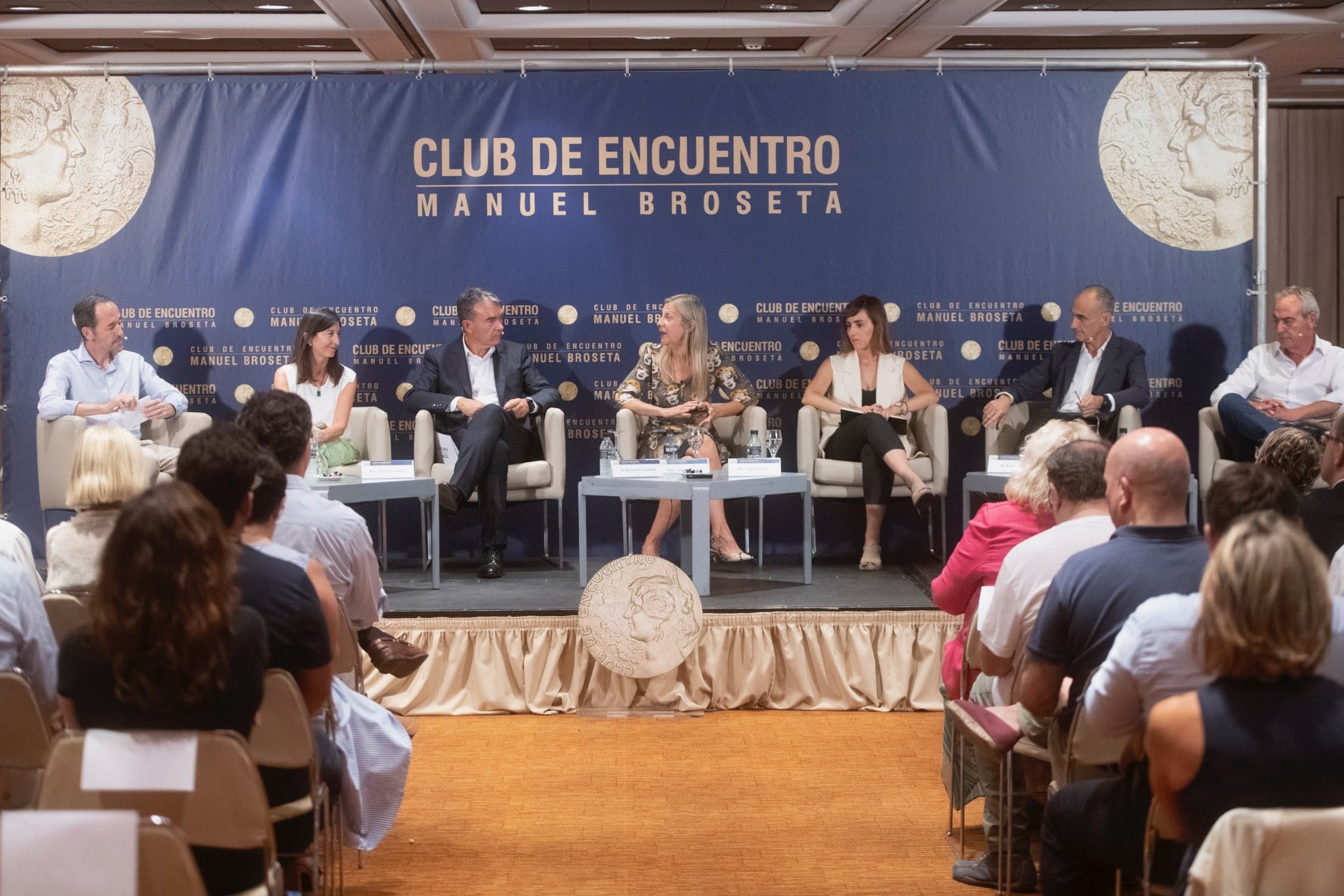 Mesa de análisis del Club de Encuentro Manuel Broseta