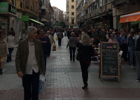 Imagen de la cola en la Calle Mantería