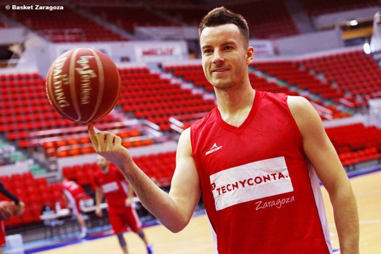 Juskevicius en su primer entrenamiento con la camiseta del Tecnyconta