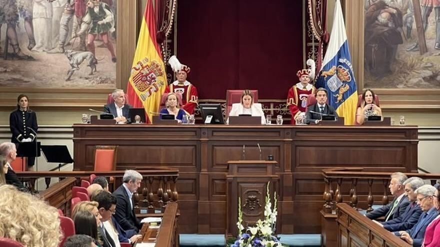 Pleno del Parlamento de Canarias