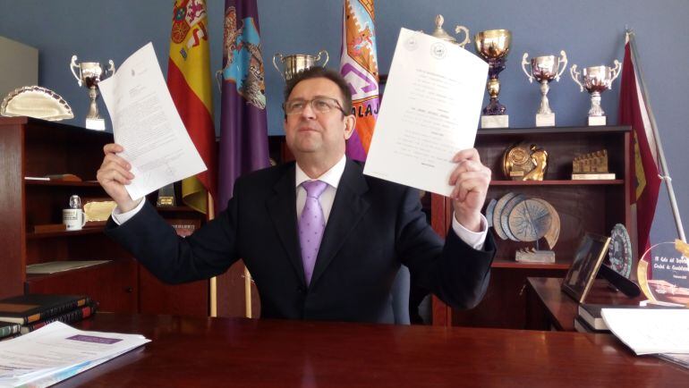 José Luis Gonzalo, secretario del CD Guadalajara SAD, denuncia ante la policía, al adminstrador concursal, a los instantes del concurso y a periodistas.