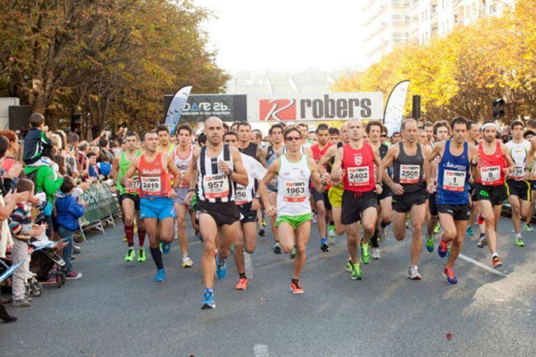 Salida de atletas en la prueba de maratón