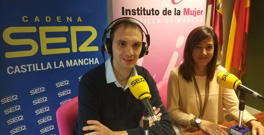 Pilar Callado, directora del Instituto de la Mujer de Castilla-La Mancha junto a nuestro compañero, Daniel Rodríguez