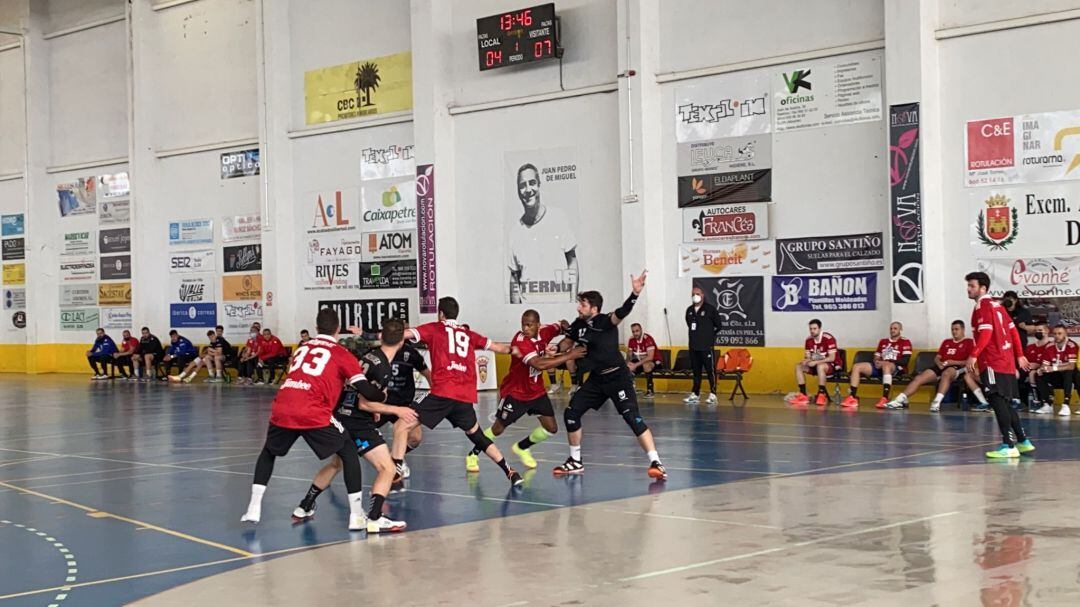 El Bm. Elda - C.E.E. no lo tuvo fácil para vencer al Cartagena CAB