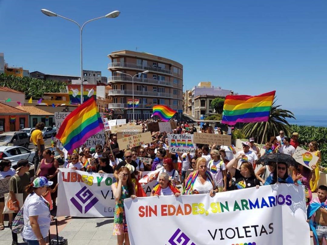 Unas quinientas personas se concetraron durante la manifestación por el Orgullo LGTBI en el municipio de Tazacorte (La Palma) en 2019