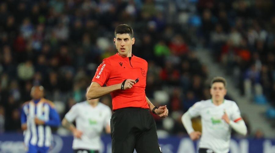 Busquets Ferrer, durante el Ponferradina - Racing