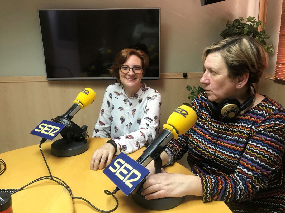 Cristina Ramírez y Mercedes Sáez, coordinadora y animadora cultural de la concejalía de Cultura de Alcorcón